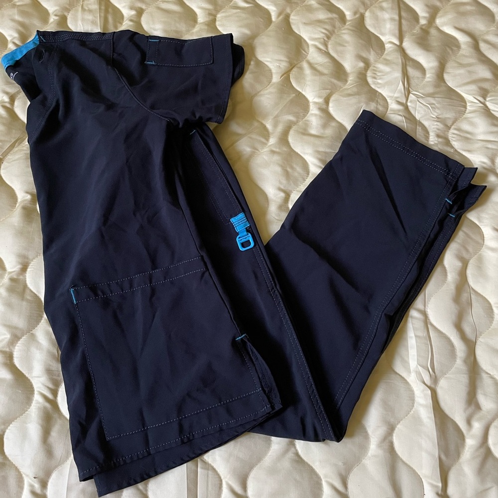 CARHARTT force womens scrubs set top & bottom size XS